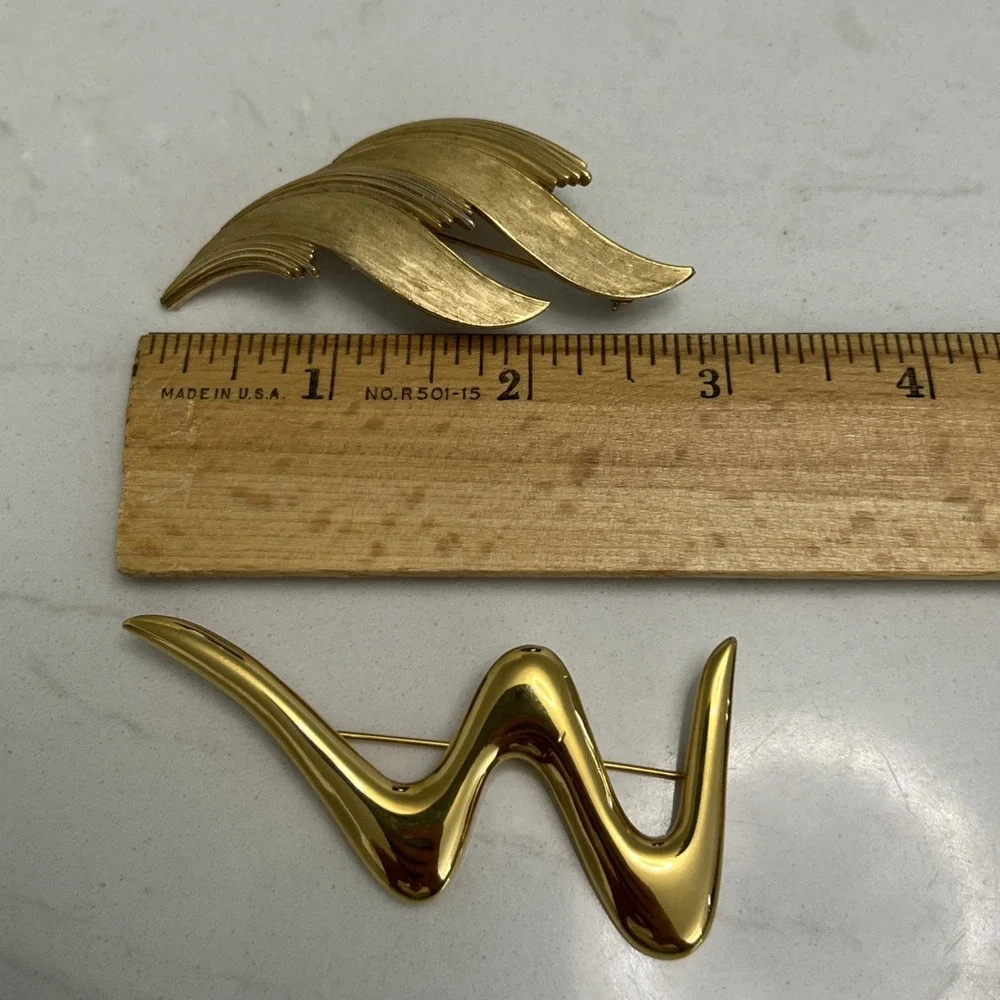 Vtg‎ Trifari Brooch Lot Golden Tone Pin Modernist Signed Designer
